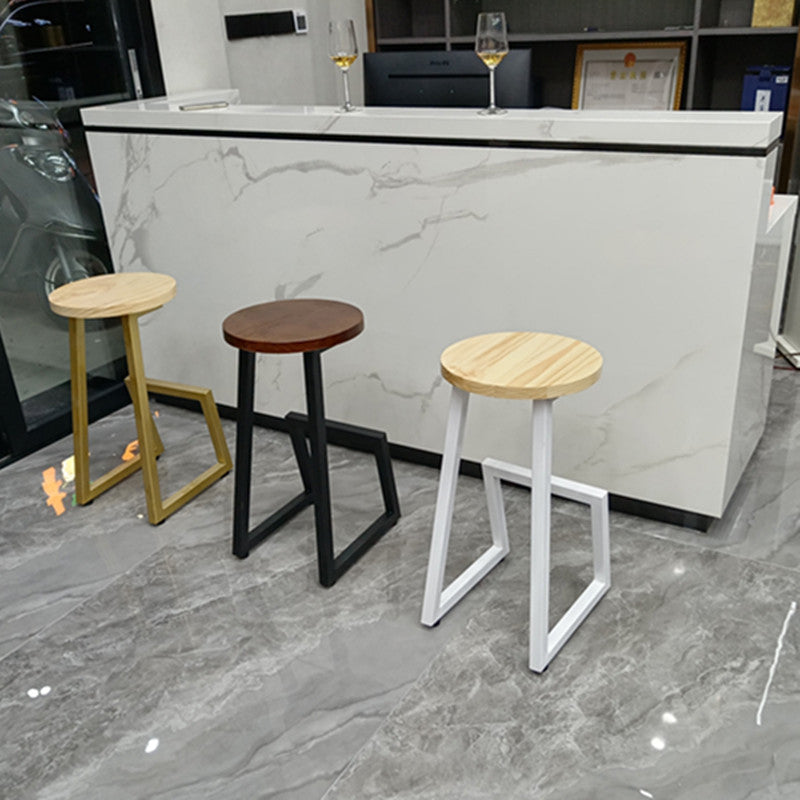 Modern Style Iron Bar Stool with Footrest Bristol Creative Bar Stool (set of 2) Clearhalo 'Bar Furniture' 'Bar Stools' 'bar_stools' 'furn' 'furn_bar_stools' 'furniture_bar_stools' 'Kitchen & Dining Furniture' 'kitchen&dining_furn' 'kitchen' 'kitchen_furn' Furniture' 4492937