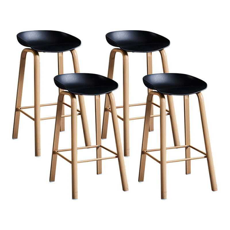 Scandinavian Style Bar-stool Metal Legs Counter Stool with Plastic Seat (set of 4) Black 4 Piece Set Clearhalo 'Bar Furniture' 'Bar Stools' 'bar_stools' 'furn' 'furn_bar_stools' 'furniture_bar_stools' 'Kitchen & Dining Furniture' 'kitchen&dining_furn' 'kitchen' 'kitchen_furn' Furniture' 4493554