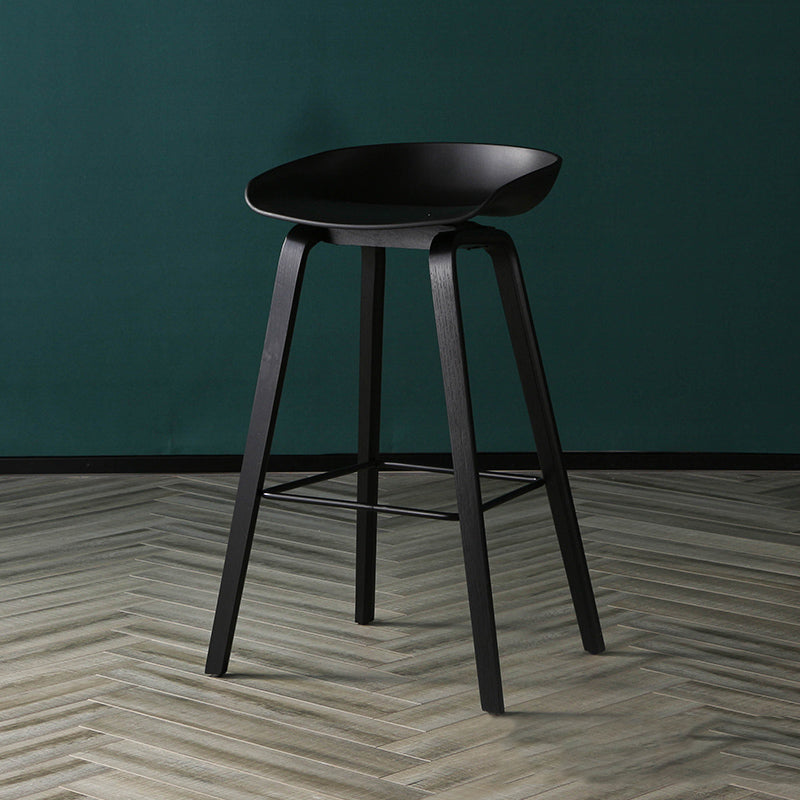 Contemporary Simple Counter Stools 30-inch Indoor Wood Legs Bar Stool with Plastic Seat Black 1 Piece Clearhalo 'Bar Furniture' 'Bar Stools' 'bar_stools' 'furn' 'furn_bar_stools' 'furniture_bar_stools' 'Kitchen & Dining Furniture' 'kitchen&dining_furn' 'kitchen' 'kitchen_furn' Furniture' 4504025