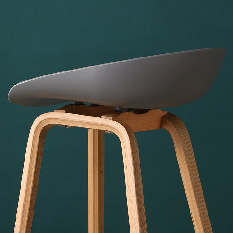 Contemporary Simple Counter Stools 30-inch Indoor Wood Legs Bar Stool with Plastic Seat Clearhalo 'Bar Furniture' 'Bar Stools' 'bar_stools' 'furn' 'furn_bar_stools' 'furniture_bar_stools' 'Kitchen & Dining Furniture' 'kitchen&dining_furn' 'kitchen' 'kitchen_furn' Furniture' 4504034