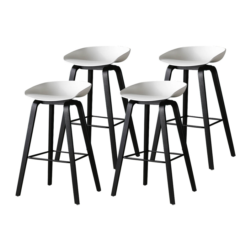 Contemporary Simple Counter Stools 30-inch Indoor Wood Legs Bar Stool with Plastic Seat White-Black 4 Piece Set Clearhalo 'Bar Furniture' 'Bar Stools' 'bar_stools' 'furn' 'furn_bar_stools' 'furniture_bar_stools' 'Kitchen & Dining Furniture' 'kitchen&dining_furn' 'kitchen' 'kitchen_furn' Furniture' 4504035