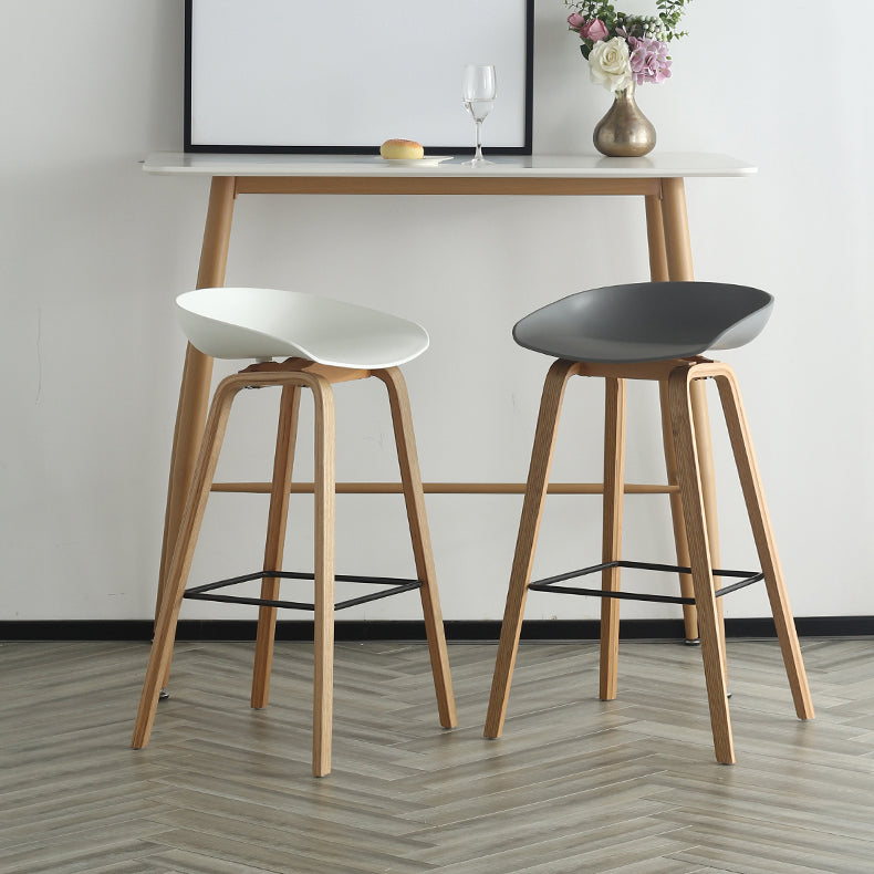 Contemporary Simple Counter Stools 30-inch Indoor Wood Legs Bar Stool with Plastic Seat Clearhalo 'Bar Furniture' 'Bar Stools' 'bar_stools' 'furn' 'furn_bar_stools' 'furniture_bar_stools' 'Kitchen & Dining Furniture' 'kitchen&dining_furn' 'kitchen' 'kitchen_furn' Furniture' 4504043