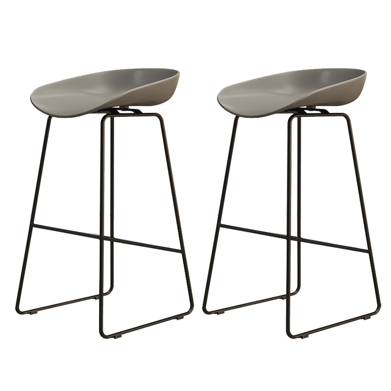 Modern Style Iron Bar Stool with Footrest Bristol Bar Stool for Kitchen Grey 2 Piece Set Counter Stool(26"H) Clearhalo 'Bar Furniture' 'Bar Stools' 'bar_stools' 'furn' 'furn_bar_stools' 'furniture_bar_stools' 'Kitchen & Dining Furniture' 'kitchen&dining_furn' 'kitchen' 'kitchen_furn' Furniture' 4512249