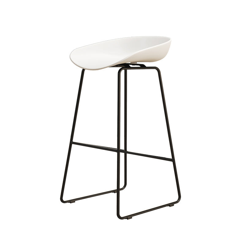 Modern Style Iron Bar Stool with Footrest Bristol Bar Stool for Kitchen White 1 Piece Counter Stool(26"H) Clearhalo 'Bar Furniture' 'Bar Stools' 'bar_stools' 'furn' 'furn_bar_stools' 'furniture_bar_stools' 'Kitchen & Dining Furniture' 'kitchen&dining_furn' 'kitchen' 'kitchen_furn' Furniture' 4512257