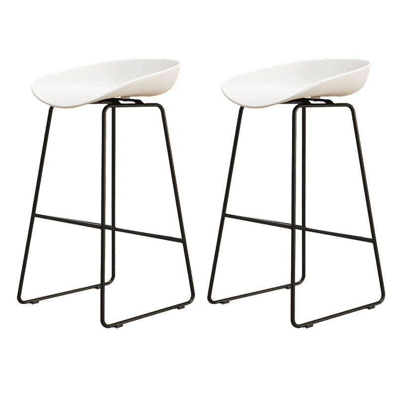 Modern Style Iron Bar Stool with Footrest Bristol Bar Stool for Kitchen White 2 Piece Set Counter Stool(26"H) Clearhalo 'Bar Furniture' 'Bar Stools' 'bar_stools' 'furn' 'furn_bar_stools' 'furniture_bar_stools' 'Kitchen & Dining Furniture' 'kitchen&dining_furn' 'kitchen' 'kitchen_furn' Furniture' 4512258