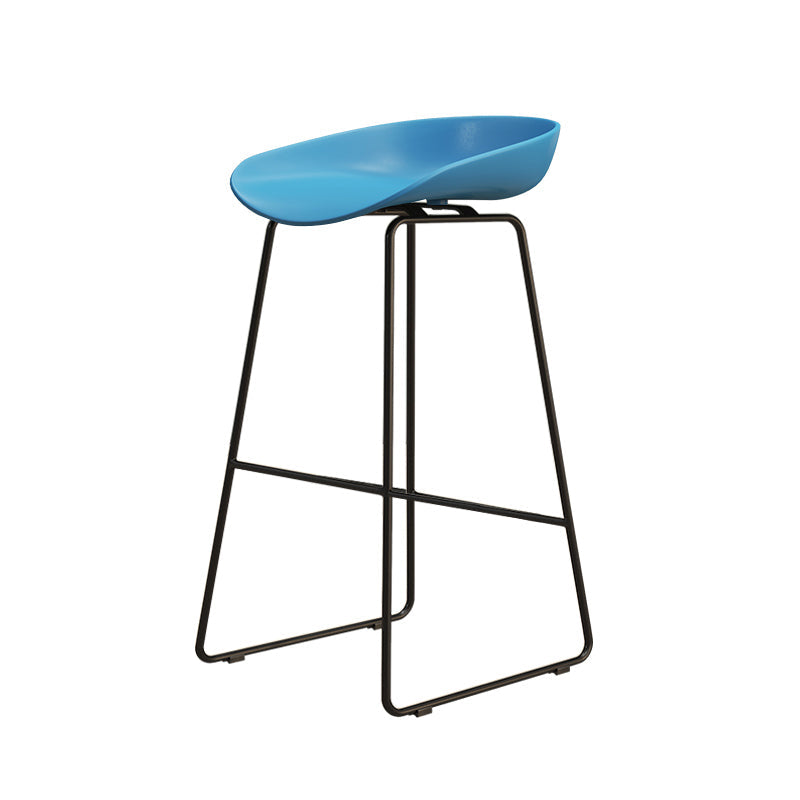 Modern Style Iron Bar Stool with Footrest Bristol Bar Stool for Kitchen Blue 1 Piece Counter Stool(26"H) Clearhalo 'Bar Furniture' 'Bar Stools' 'bar_stools' 'furn' 'furn_bar_stools' 'furniture_bar_stools' 'Kitchen & Dining Furniture' 'kitchen&dining_furn' 'kitchen' 'kitchen_furn' Furniture' 4512284
