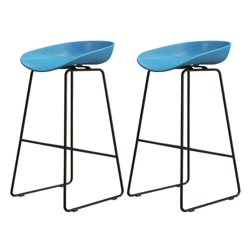 Modern Style Iron Bar Stool with Footrest Bristol Bar Stool for Kitchen Blue 2 Piece Set Counter Stool(26"H) Clearhalo 'Bar Furniture' 'Bar Stools' 'bar_stools' 'furn' 'furn_bar_stools' 'furniture_bar_stools' 'Kitchen & Dining Furniture' 'kitchen&dining_furn' 'kitchen' 'kitchen_furn' Furniture' 4512285