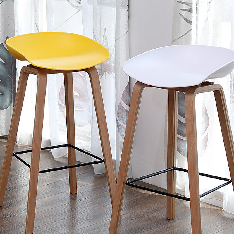 Modern Solid Wood Bar Stool Indoor Bucket Counter Stool with Plastic Seat Clearhalo 'Bar Furniture' 'Bar Stools' 'bar_stools' 'furn' 'furn_bar_stools' 'furniture_bar_stools' 'Kitchen & Dining Furniture' 'kitchen&dining_furn' 'kitchen' 'kitchen_furn' Furniture' 4512387