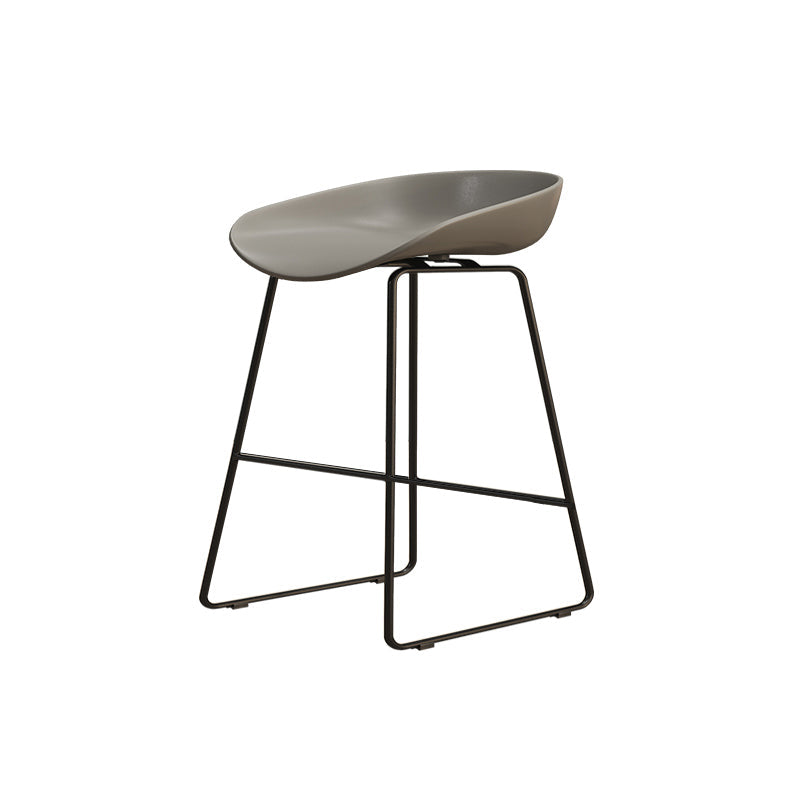 Modern Style Iron Bar Stool with Footrest Nordic Style Tavern Simple Bar Stool Grey 1 Piece Short Stool(18"H) Clearhalo 'Bar Furniture' 'Bar Stools' 'bar_stools' 'furn' 'furn_bar_stools' 'furniture_bar_stools' 'Kitchen & Dining Furniture' 'kitchen&dining_furn' 'kitchen' 'kitchen_furn' Furniture' 4513175