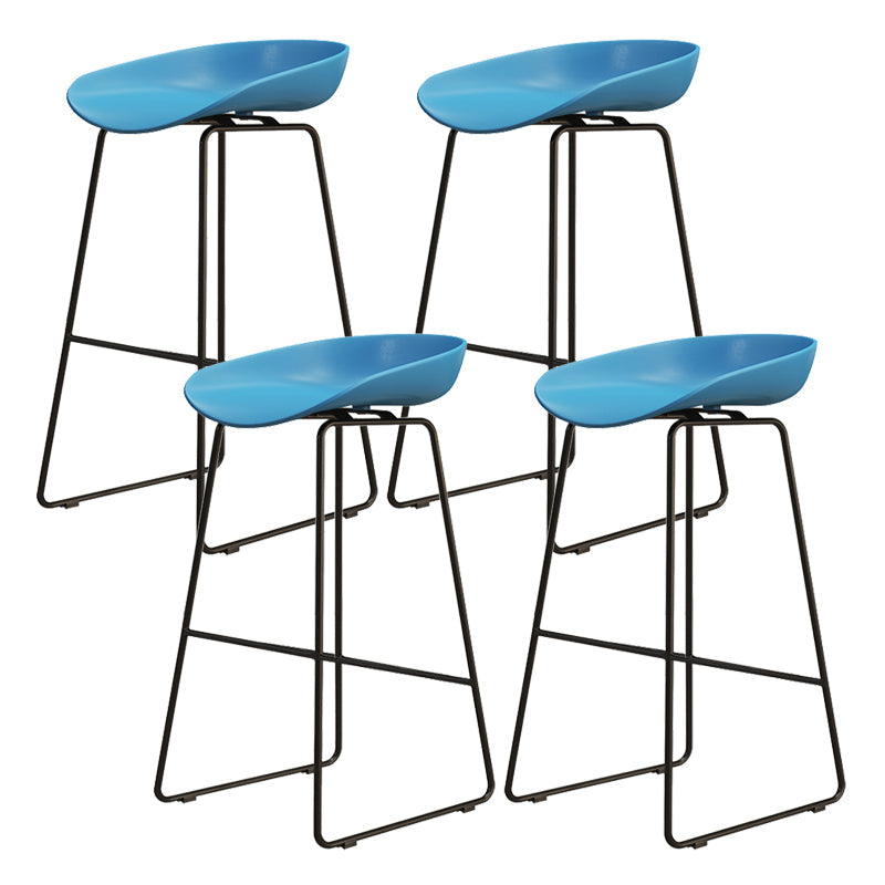 Modern Style Iron Bar Stool with Footrest Nordic Style Tavern Simple Bar Stool Blue 4 Piece Set Counter Stool(26"H) Clearhalo 'Bar Furniture' 'Bar Stools' 'bar_stools' 'furn' 'furn_bar_stools' 'furniture_bar_stools' 'Kitchen & Dining Furniture' 'kitchen&dining_furn' 'kitchen' 'kitchen_furn' Furniture' 4513215