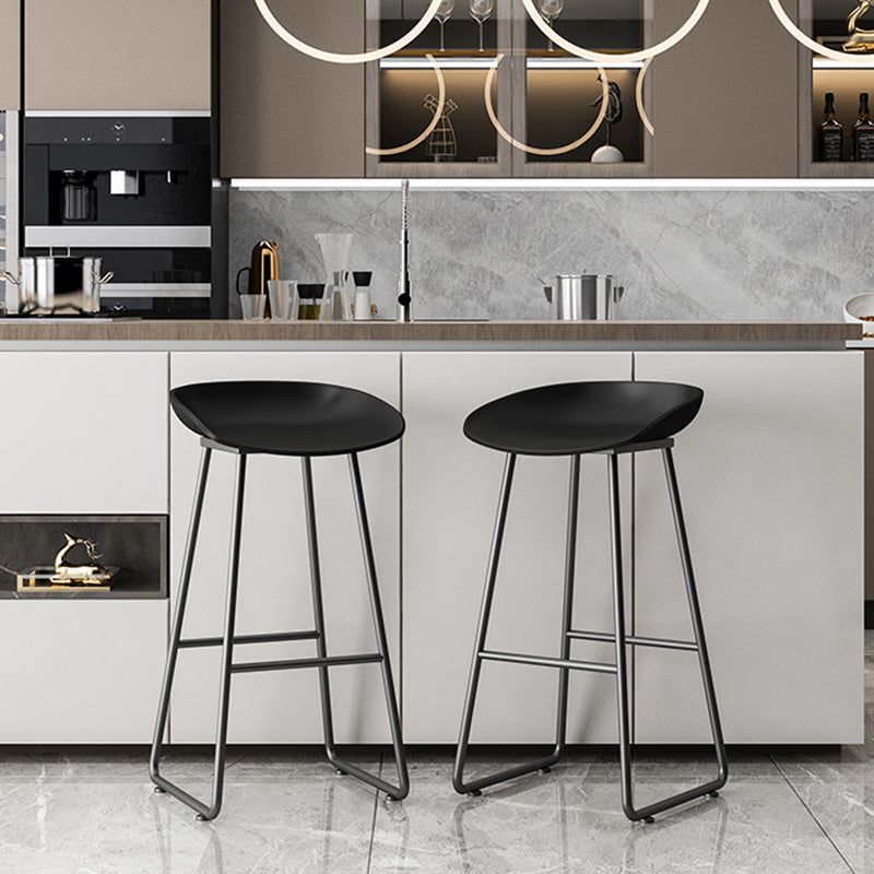 Modern Armless Backrest Counter Stool Iron Household Bar Stool with Plastic Seat and Pedal Clearhalo 'Bar Furniture' 'Bar Stools' 'bar_stools' 'furn' 'furn_bar_stools' 'furniture_bar_stools' 'Kitchen & Dining Furniture' 'kitchen&dining_furn' 'kitchen' 'kitchen_furn' Furniture' 4527351