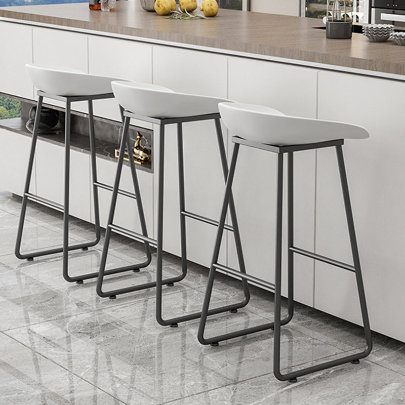Modern Armless Backrest Counter Stool Iron Household Bar Stool with Plastic Seat and Pedal Clearhalo 'Bar Furniture' 'Bar Stools' 'bar_stools' 'furn' 'furn_bar_stools' 'furniture_bar_stools' 'Kitchen & Dining Furniture' 'kitchen&dining_furn' 'kitchen' 'kitchen_furn' Furniture' 4527354