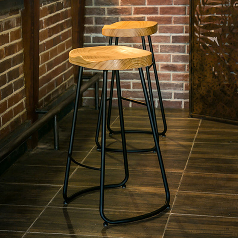Modern Indoor Bar Stool Solid Wood Iron Legs Saddle Seat Counter Stool Clearhalo 'Bar Furniture' 'Bar Stools' 'bar_stools' 'furn' 'furn_bar_stools' 'furniture_bar_stools' 'Kitchen & Dining Furniture' 'kitchen&dining_furn' 'kitchen' 'kitchen_furn' Furniture' 4527939