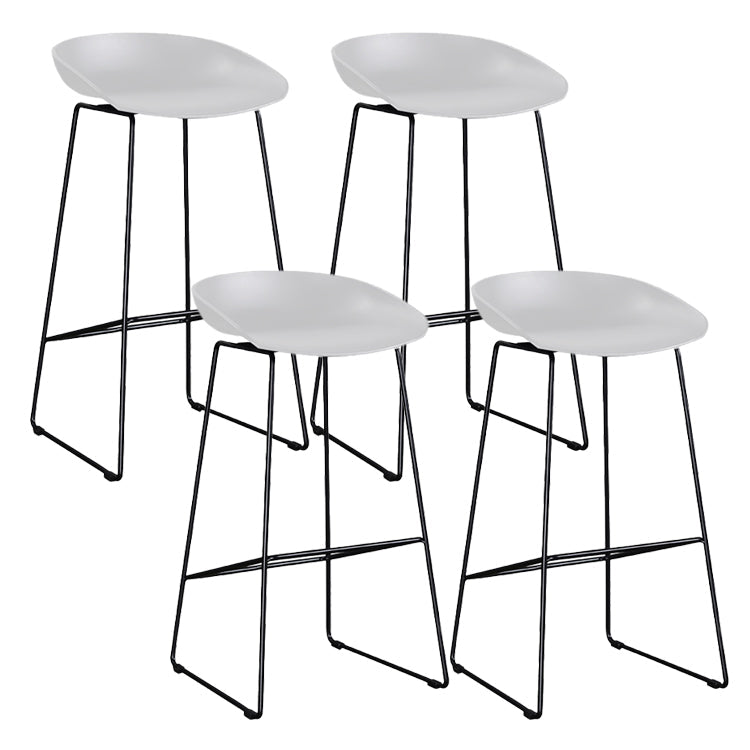 Modern Style Iron Bar Stool with Footrest Coffee Shop Casual Bar Stool White 4 Piece Set Clearhalo 'Bar Furniture' 'Bar Stools' 'bar_stools' 'furn' 'furn_bar_stools' 'furniture_bar_stools' 'Kitchen & Dining Furniture' 'kitchen&dining_furn' 'kitchen' 'kitchen_furn' Furniture' 4537009