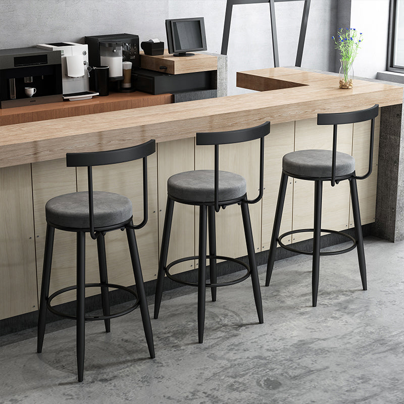 Modern Style Iron Bar Stool Low Back and Footrest Living Room Simple Bar Stool Clearhalo 'Bar Furniture' 'Bar Stools' 'bar_stools' 'furn' 'furn_bar_stools' 'furniture_bar_stools' 'Kitchen & Dining Furniture' 'kitchen&dining_furn' 'kitchen' 'kitchen_furn' Furniture' 4537346
