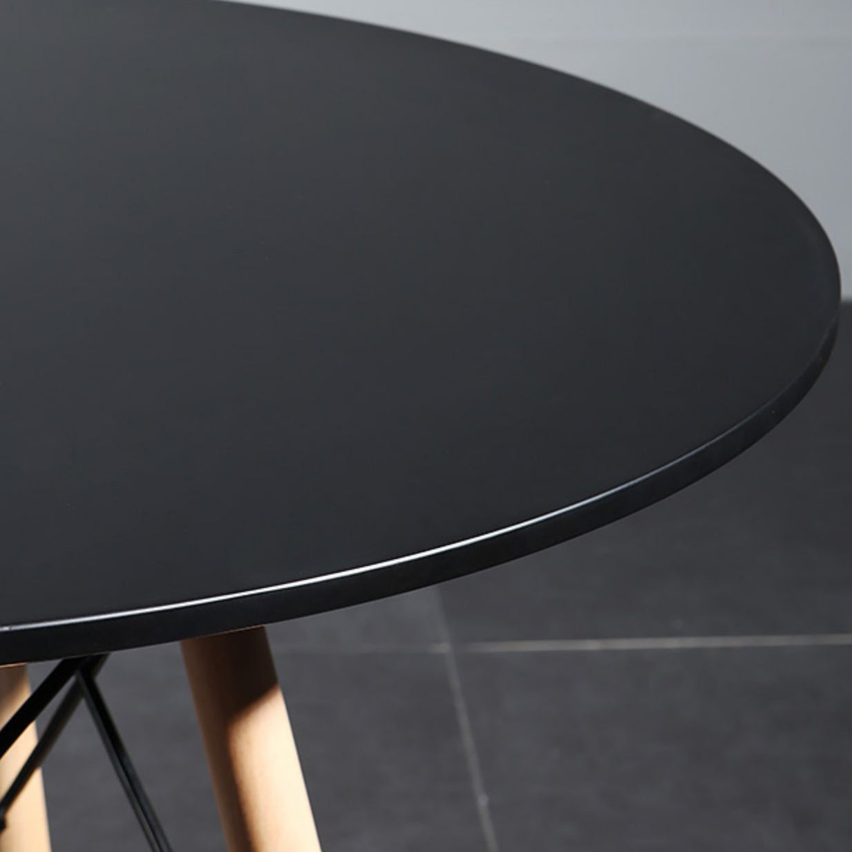 Wood Contemporary Round Dining Table Manufactured Wood Top Table for Dining Room Clearhalo ' dining_table' 'Dining Tables & Seating' 'Dining Tables' 'furn' 'furn_dining_table' 'Furniture' 'furniture_dining_table' 'Kitchen & Dining Furniture' 'kitchen&dining_furn' 'kitchen' 'kitchen_dining_table' 4538288