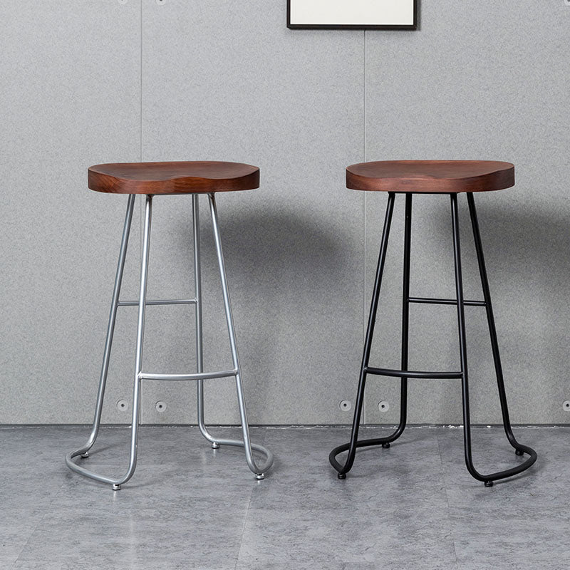 Modern Style Iron Bar Stool with Footrest Dining Room Solid Wood Bar Stool 30 Inches Clearhalo 'Bar Furniture' 'Bar Stools' 'bar_stools' 'furn' 'furn_bar_stools' 'furniture_bar_stools' 'Kitchen & Dining Furniture' 'kitchen&dining_furn' 'kitchen' 'kitchen_furn' Furniture' 4544957