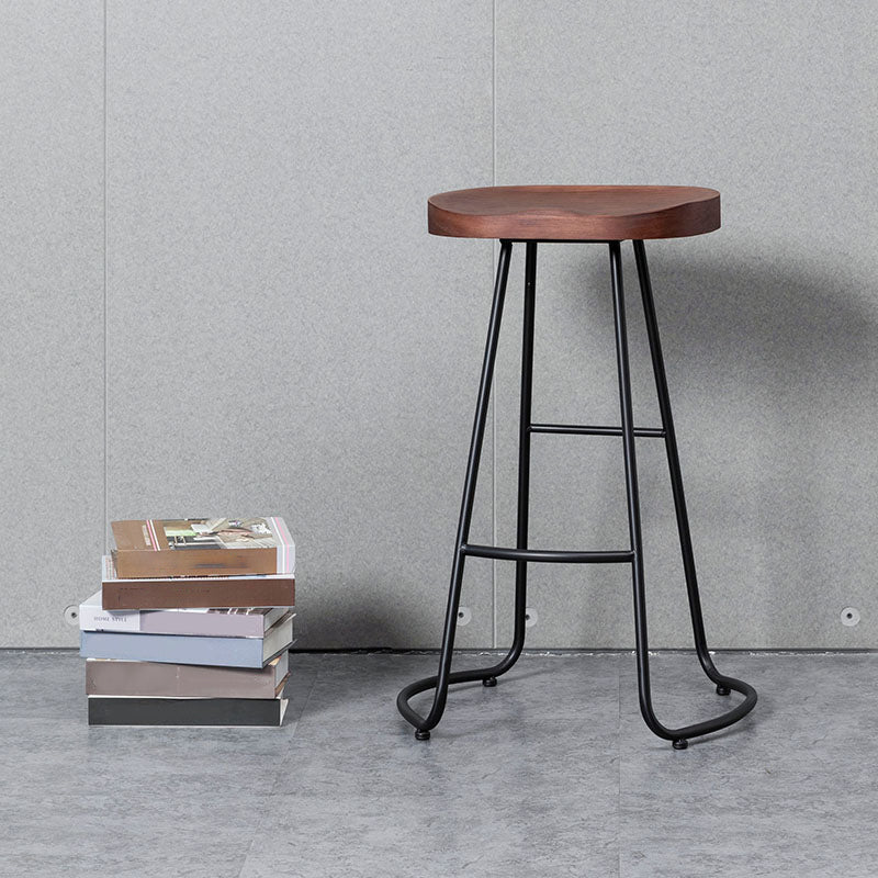 Modern Style Iron Bar Stool with Footrest Dining Room Solid Wood Bar Stool 30 Inches Clearhalo 'Bar Furniture' 'Bar Stools' 'bar_stools' 'furn' 'furn_bar_stools' 'furniture_bar_stools' 'Kitchen & Dining Furniture' 'kitchen&dining_furn' 'kitchen' 'kitchen_furn' Furniture' 4544960