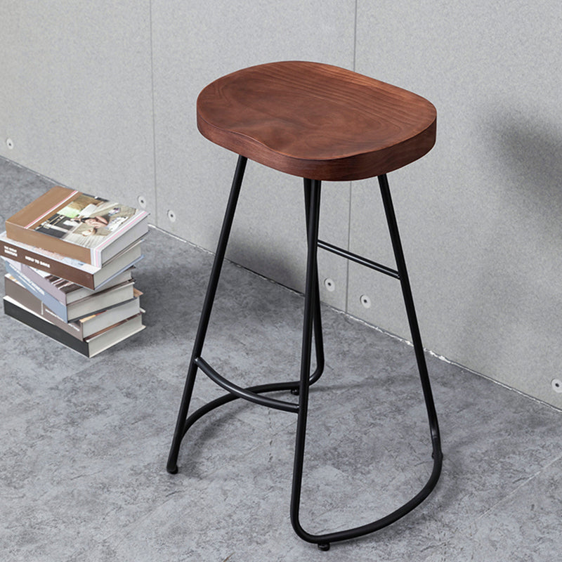 Modern Style Iron Bar Stool with Footrest Dining Room Solid Wood Bar Stool 30 Inches Clearhalo 'Bar Furniture' 'Bar Stools' 'bar_stools' 'furn' 'furn_bar_stools' 'furniture_bar_stools' 'Kitchen & Dining Furniture' 'kitchen&dining_furn' 'kitchen' 'kitchen_furn' Furniture' 4544971