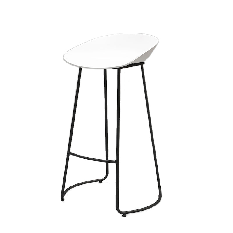 Modern Style Metal Bar Stool with Footrest and Low Back Cafe Creative Bar Stool White 1 Piece Clearhalo 'Bar Furniture' 'Bar Stools' 'bar_stools' 'furn' 'furn_bar_stools' 'furniture_bar_stools' 'Kitchen & Dining Furniture' 'kitchen&dining_furn' 'kitchen' 'kitchen_furn' Furniture' 4545090