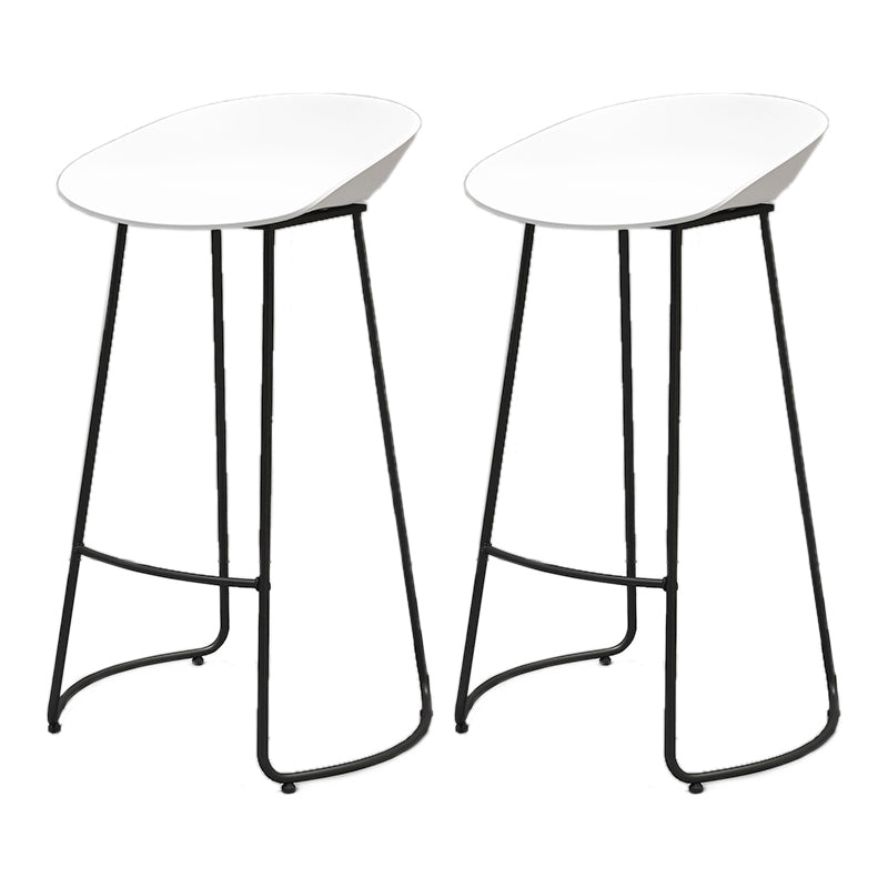 Modern Style Metal Bar Stool with Footrest and Low Back Cafe Creative Bar Stool White 2 Piece Set Clearhalo 'Bar Furniture' 'Bar Stools' 'bar_stools' 'furn' 'furn_bar_stools' 'furniture_bar_stools' 'Kitchen & Dining Furniture' 'kitchen&dining_furn' 'kitchen' 'kitchen_furn' Furniture' 4545091