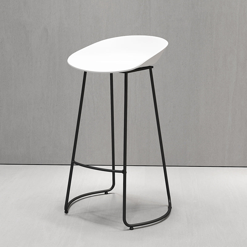 Modern Style Metal Bar Stool with Footrest and Low Back Cafe Creative Bar Stool Clearhalo 'Bar Furniture' 'Bar Stools' 'bar_stools' 'furn' 'furn_bar_stools' 'furniture_bar_stools' 'Kitchen & Dining Furniture' 'kitchen&dining_furn' 'kitchen' 'kitchen_furn' Furniture' 4545092