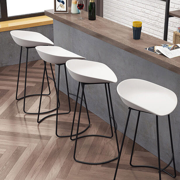 Modern Style Metal Bar Stool with Footrest and Low Back Cafe Creative Bar Stool Clearhalo 'Bar Furniture' 'Bar Stools' 'bar_stools' 'furn' 'furn_bar_stools' 'furniture_bar_stools' 'Kitchen & Dining Furniture' 'kitchen&dining_furn' 'kitchen' 'kitchen_furn' Furniture' 4545101