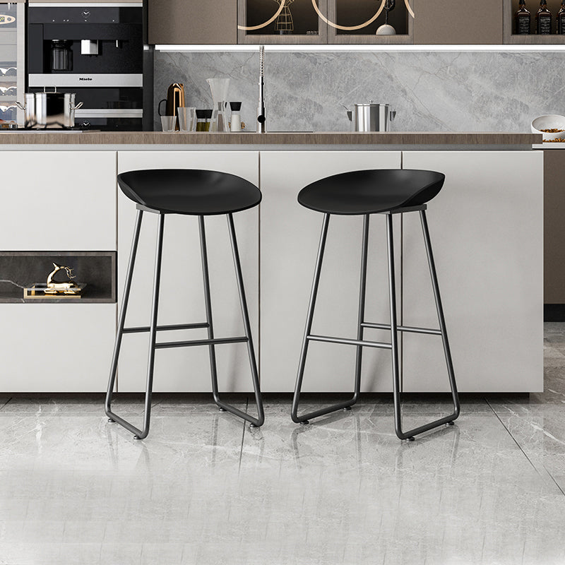Modern Armless Backrest Counter Stool Iron Kitchen Bar Stool with Plastic Seat Clearhalo 'Bar Furniture' 'Bar Stools' 'bar_stools' 'furn' 'furn_bar_stools' 'furniture_bar_stools' 'Kitchen & Dining Furniture' 'kitchen&dining_furn' 'kitchen' 'kitchen_furn' Furniture' 4555321