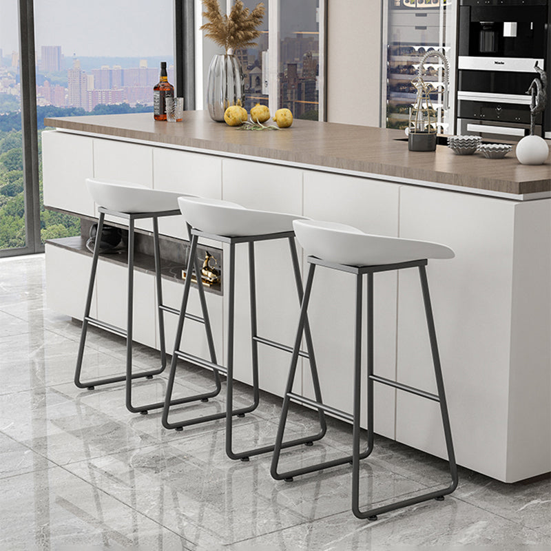 Modern Armless Backrest Counter Stool Iron Kitchen Bar Stool with Plastic Seat Clearhalo 'Bar Furniture' 'Bar Stools' 'bar_stools' 'furn' 'furn_bar_stools' 'furniture_bar_stools' 'Kitchen & Dining Furniture' 'kitchen&dining_furn' 'kitchen' 'kitchen_furn' Furniture' 4555336