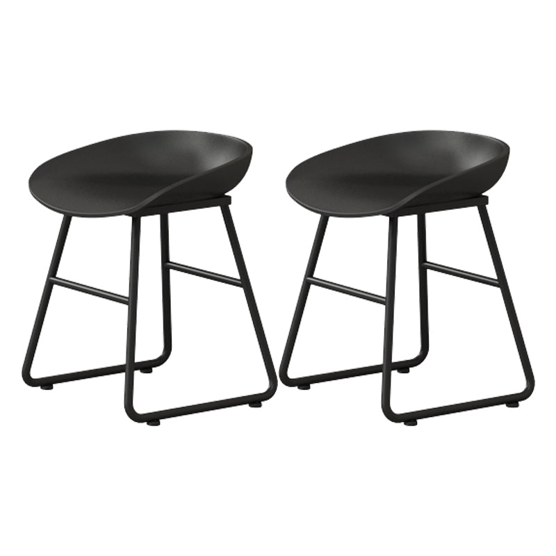 Modern Armless Backrest Counter Stool Iron Kitchen Bar Stool with Plastic Seat Black 2 Piece Set Short Stool(18"H) Clearhalo 'Bar Furniture' 'Bar Stools' 'bar_stools' 'furn' 'furn_bar_stools' 'furniture_bar_stools' 'Kitchen & Dining Furniture' 'kitchen&dining_furn' 'kitchen' 'kitchen_furn' Furniture' 4555366