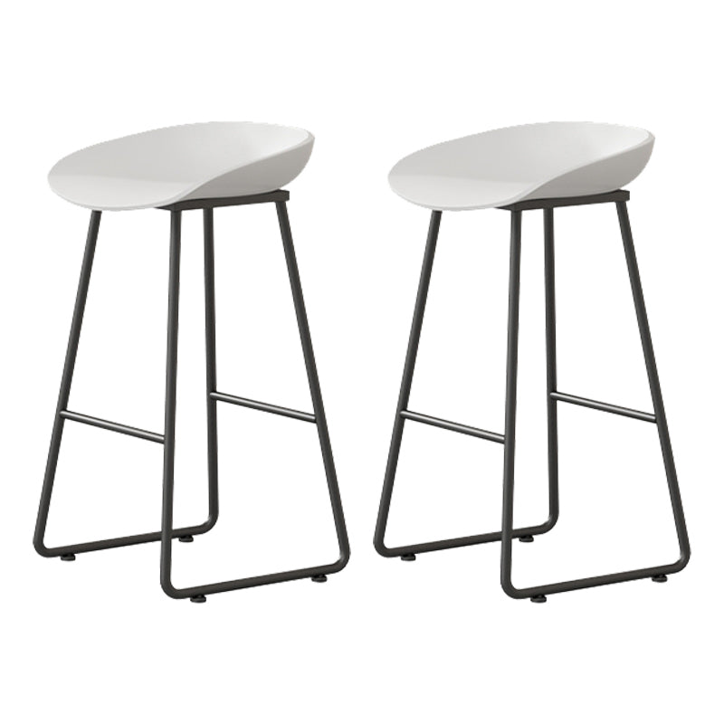 Modern Armless Backrest Counter Stool Iron Kitchen Bar Stool with Plastic Seat White 2 Piece Set Counter Stool(26"H) Clearhalo 'Bar Furniture' 'Bar Stools' 'bar_stools' 'furn' 'furn_bar_stools' 'furniture_bar_stools' 'Kitchen & Dining Furniture' 'kitchen&dining_furn' 'kitchen' 'kitchen_furn' Furniture' 4555378
