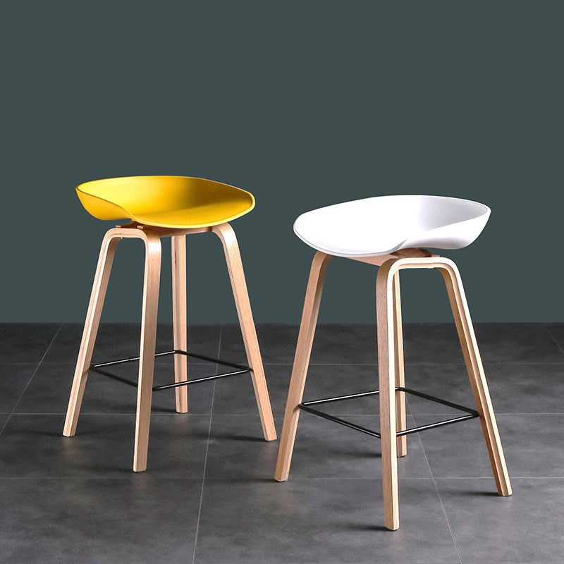 Modern Style Solid Wood Bar Stool with Footrest Low Back Stylish Bar Stool Clearhalo 'Bar Furniture' 'Bar Stools' 'bar_stools' 'furn' 'furn_bar_stools' 'furniture_bar_stools' 'Kitchen & Dining Furniture' 'kitchen&dining_furn' 'kitchen' 'kitchen_furn' Furniture' 4555508