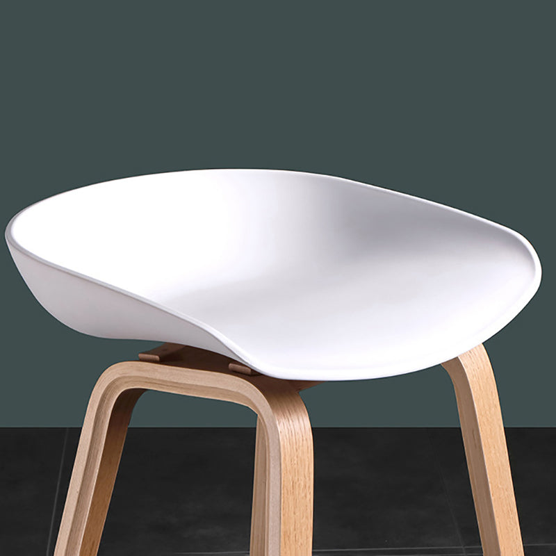 Modern Style Solid Wood Bar Stool with Footrest Low Back Stylish Bar Stool Clearhalo 'Bar Furniture' 'Bar Stools' 'bar_stools' 'furn' 'furn_bar_stools' 'furniture_bar_stools' 'Kitchen & Dining Furniture' 'kitchen&dining_furn' 'kitchen' 'kitchen_furn' Furniture' 4555514
