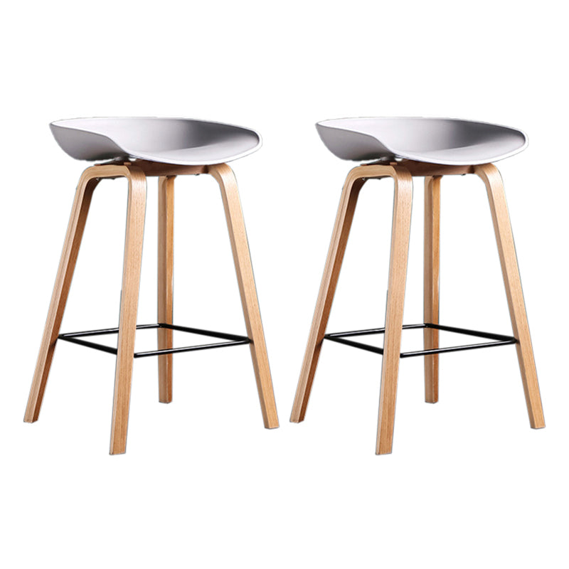 Modern Style Solid Wood Bar Stool with Footrest Low Back Stylish Bar Stool Grey 2 Piece Set Clearhalo 'Bar Furniture' 'Bar Stools' 'bar_stools' 'furn' 'furn_bar_stools' 'furniture_bar_stools' 'Kitchen & Dining Furniture' 'kitchen&dining_furn' 'kitchen' 'kitchen_furn' Furniture' 4555516