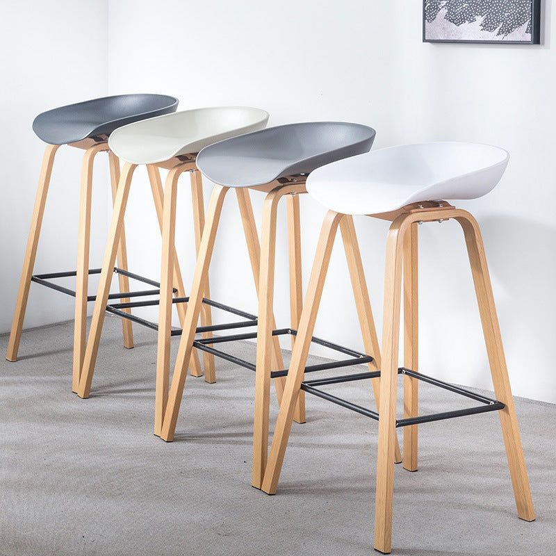 Modern Style Solid Wood Bar Stool with Footrest Low Back Bistro Bar Stool 30 Inches Clearhalo 'Bar Furniture' 'Bar Stools' 'bar_stools' 'furn' 'furn_bar_stools' 'furniture_bar_stools' 'Kitchen & Dining Furniture' 'kitchen&dining_furn' 'kitchen' 'kitchen_furn' Furniture' 4555651