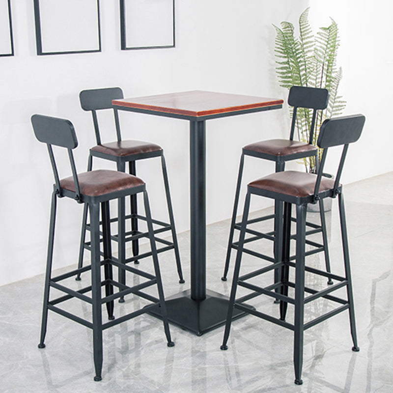 Modern Style Metal Bar Stool with Footrest and Low Back Bistro Simple Bar Stool Clearhalo 'Bar Furniture' 'Bar Stools' 'bar_stools' 'furn' 'furn_bar_stools' 'furniture_bar_stools' 'Kitchen & Dining Furniture' 'kitchen&dining_furn' 'kitchen' 'kitchen_furn' Furniture' 4556089
