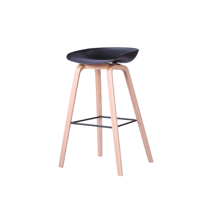 Modern Style Solid Wood Bar Stool with Footrest Low Back Back Home Bar Stool 30 Inches Black 1 Piece Clearhalo 'Bar Furniture' 'Bar Stools' 'bar_stools' 'furn' 'furn_bar_stools' 'furniture_bar_stools' 'Kitchen & Dining Furniture' 'kitchen&dining_furn' 'kitchen' 'kitchen_furn' Furniture' 4570716