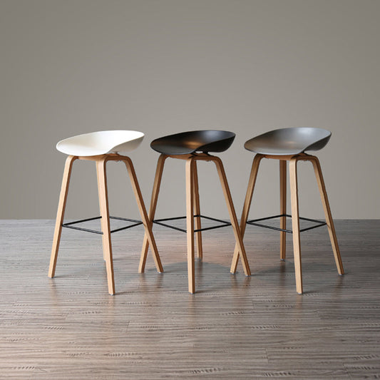 Scandinavia Style Bar Stool Wooden Legs PP Bucket Seat for Counter Bar Clearhalo 'Bar Furniture' 'Bar Stools' 'bar_stools' 'furn' 'furn_bar_stools' 'furniture_bar_stools' 'Kitchen & Dining Furniture' 'kitchen&dining_furn' 'kitchen' 'kitchen_furn' Furniture' 4571030