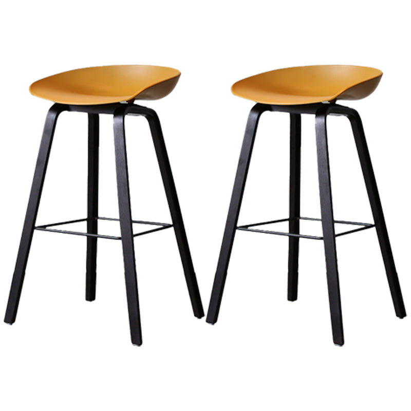 Scandinavia Style Bar Stool Wooden Legs PP Bucket Seat for Counter Bar Ginger Black 2 Piece Set Clearhalo 'Bar Furniture' 'Bar Stools' 'bar_stools' 'furn' 'furn_bar_stools' 'furniture_bar_stools' 'Kitchen & Dining Furniture' 'kitchen&dining_furn' 'kitchen' 'kitchen_furn' Furniture' 4571061