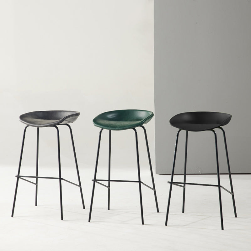 Modern Style Iron Bar Chair with Footrest Low Back Simple Bar Stool Clearhalo 'Bar Furniture' 'Bar Stools' 'bar_stools' 'furn' 'furn_bar_stools' 'furniture_bar_stools' 'Kitchen & Dining Furniture' 'kitchen&dining_furn' 'kitchen' 'kitchen_furn' Furniture' 4576034