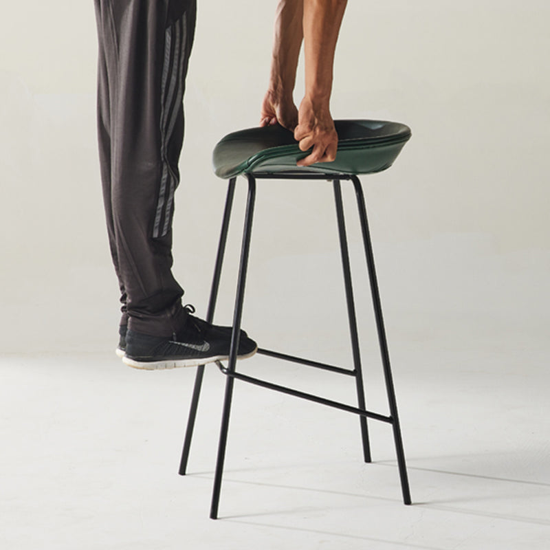 Modern Style Iron Bar Chair with Footrest Low Back Simple Bar Stool Clearhalo 'Bar Furniture' 'Bar Stools' 'bar_stools' 'furn' 'furn_bar_stools' 'furniture_bar_stools' 'Kitchen & Dining Furniture' 'kitchen&dining_furn' 'kitchen' 'kitchen_furn' Furniture' 4576048