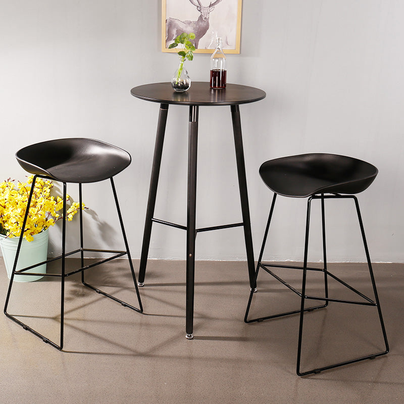 Contemporary Counter Bar Stool Bucket Bar Stool with Footrest Iron Base Clearhalo 'Bar Furniture' 'Bar Stools' 'bar_stools' 'furn' 'furn_bar_stools' 'furniture_bar_stools' 'Kitchen & Dining Furniture' 'kitchen&dining_furn' 'kitchen' 'kitchen_furn' Furniture' 4586993