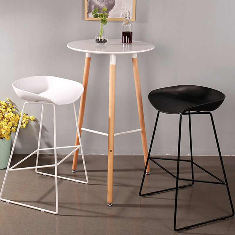 Contemporary Counter Bar Stool Bucket Bar Stool with Footrest Iron Base Clearhalo 'Bar Furniture' 'Bar Stools' 'bar_stools' 'furn' 'furn_bar_stools' 'furniture_bar_stools' 'Kitchen & Dining Furniture' 'kitchen&dining_furn' 'kitchen' 'kitchen_furn' Furniture' 4587010