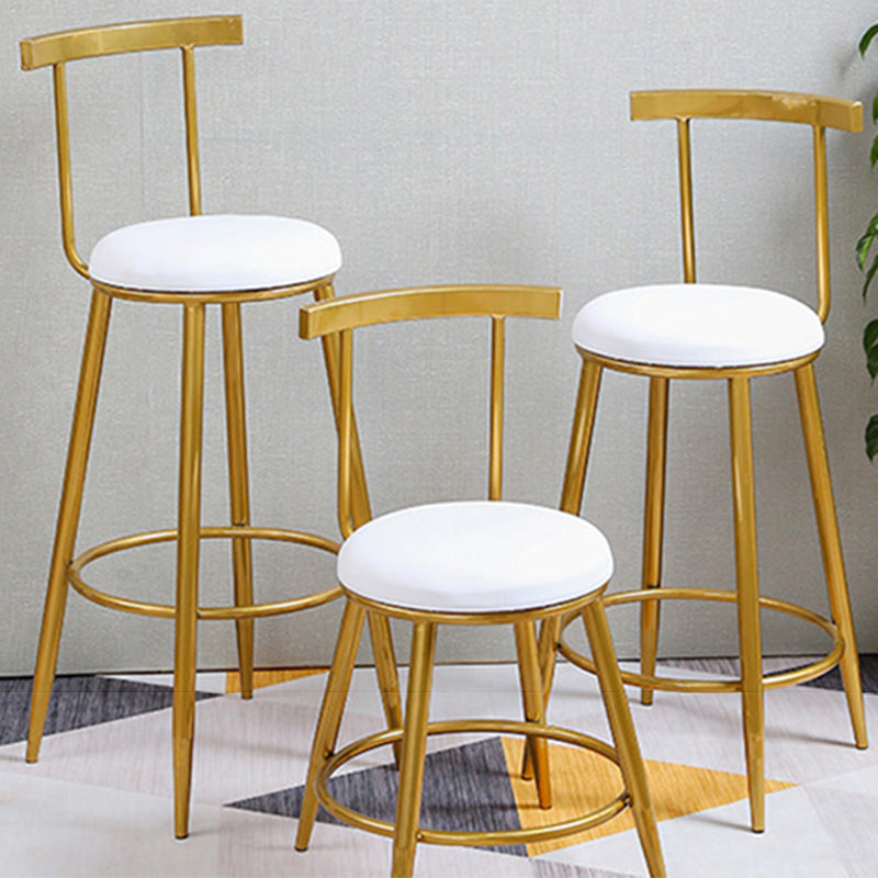Glam Round Counter Bar Stool White Leather Bar Stool with Footrest in Gold Clearhalo 'Bar Furniture' 'Bar Stools' 'bar_stools' 'furn' 'furn_bar_stools' 'furniture_bar_stools' 'Kitchen & Dining Furniture' 'kitchen&dining_furn' 'kitchen' 'kitchen_furn' Furniture' 4587034