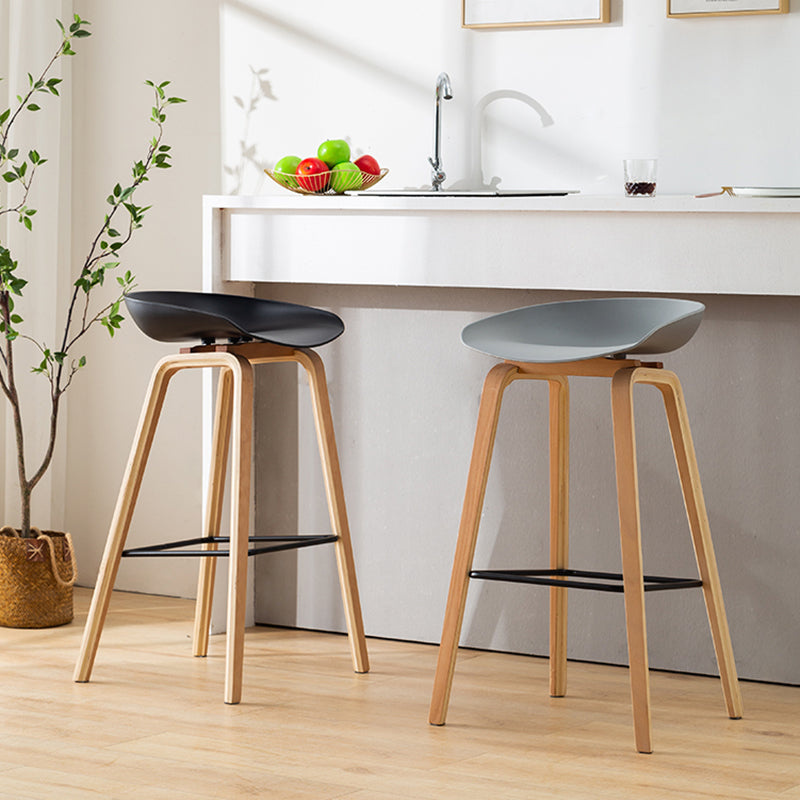Scandinavia Style Bar-stool Wooden Legs PP Bucket Seat for Restaurant Bar Clearhalo 'Bar Furniture' 'Bar Stools' 'bar_stools' 'furn' 'furn_bar_stools' 'furniture_bar_stools' 'Kitchen & Dining Furniture' 'kitchen&dining_furn' 'kitchen' 'kitchen_furn' Furniture' 4598422