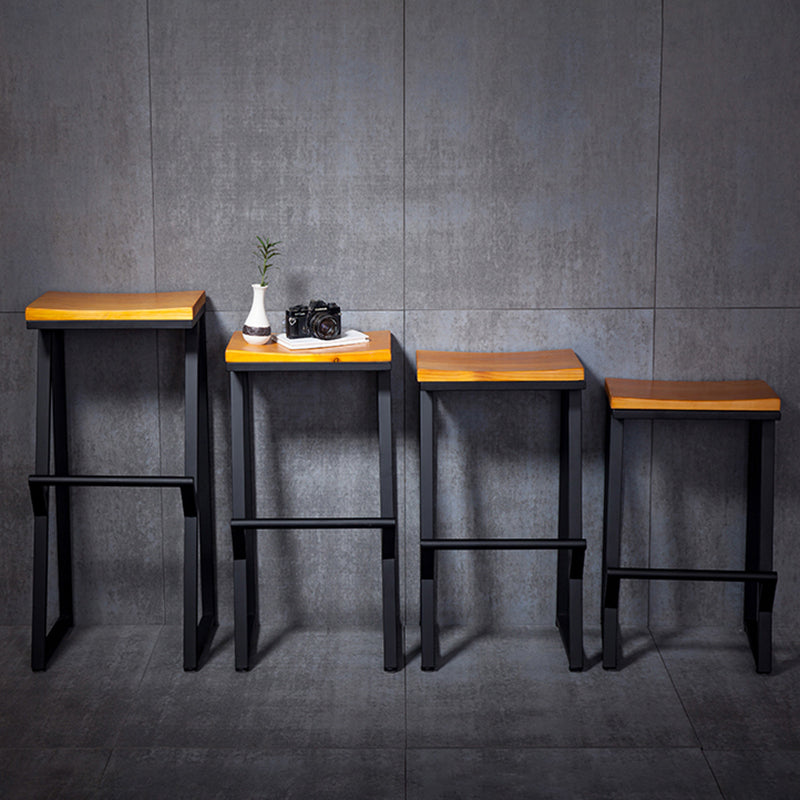 Industrial Style Bar Stool Iron and Solid Wood Square Seat Counter Height Stools Clearhalo 'Bar Furniture' 'Bar Stools' 'bar_stools' 'furn' 'furn_bar_stools' 'furniture_bar_stools' 'Kitchen & Dining Furniture' 'kitchen&dining_furn' 'kitchen' 'kitchen_furn' Furniture' 4598800