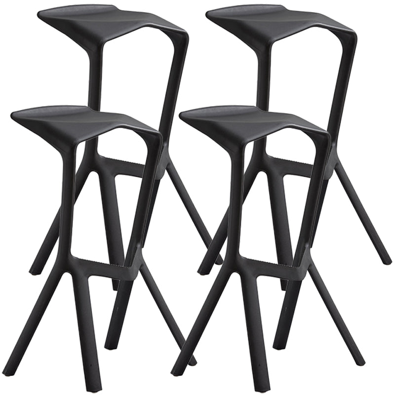 Contemporary Macron Stackable Counter Stools Matte Finish Indoor Bar Stool Black 4 Piece Set Clearhalo 'Bar Furniture' 'Bar Stools' 'bar_stools' 'furn' 'furn_bar_stools' 'furniture_bar_stools' 'Kitchen & Dining Furniture' 'kitchen&dining_furn' 'kitchen' 'kitchen_furn' Furniture' 4598998