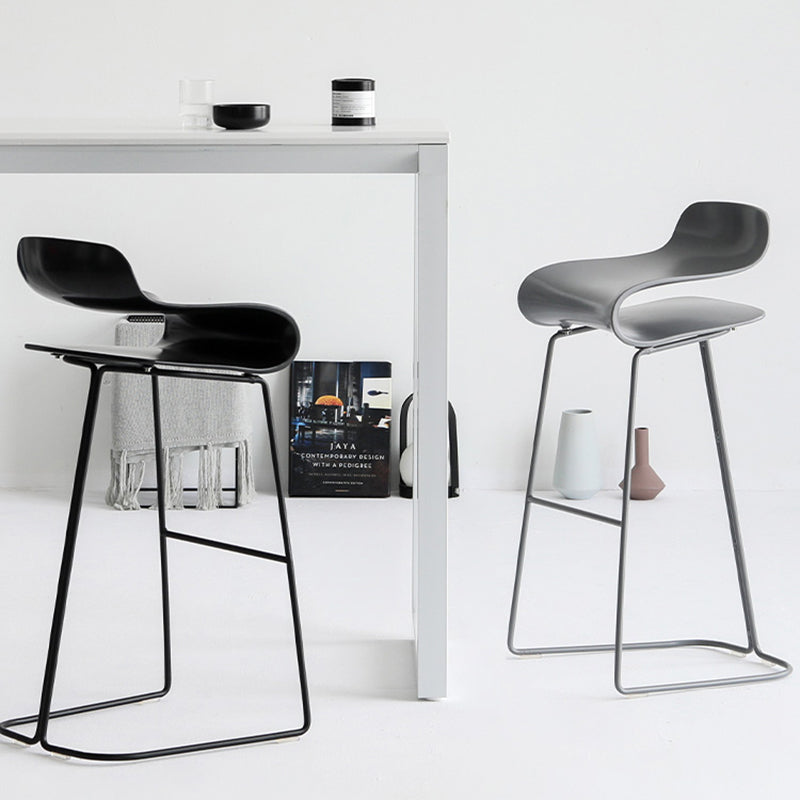 Nordic Simple Low Back Barstool Indoor Iron Tall Stool with Plastic Seat Clearhalo 'Bar Furniture' 'Bar Stools' 'bar_stools' 'furn' 'furn_bar_stools' 'furniture_bar_stools' 'Kitchen & Dining Furniture' 'kitchen&dining_furn' 'kitchen' 'kitchen_furn' Furniture' 4599287