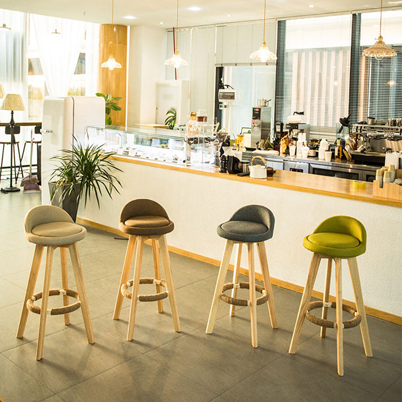 Contemporary Solid Wood Swivel Barstool Bristol Bar Stool with Footrest and Low Back Clearhalo 'Bar Furniture' 'Bar Stools' 'bar_stools' 'furn' 'furn_bar_stools' 'furniture_bar_stools' 'Kitchen & Dining Furniture' 'kitchen&dining_furn' 'kitchen' 'kitchen_furn' Furniture' 4611327