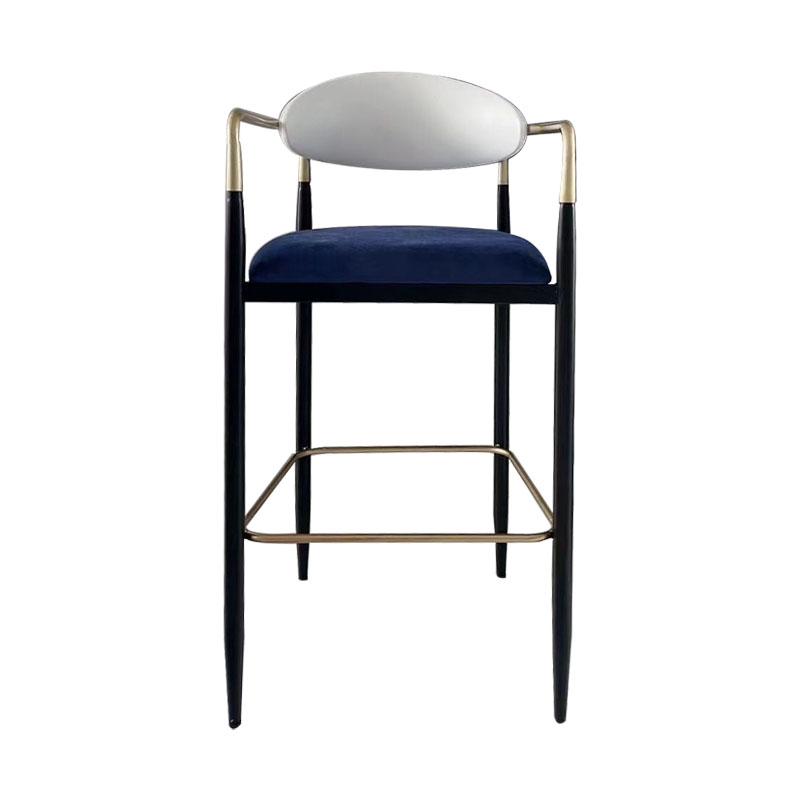 Contemporary Metal Bar Stools Indoor Barstool with Metal Legs and Low Back White 1 Piece Clearhalo 'Bar Furniture' 'Bar Stools' 'bar_stools' 'furn' 'furn_bar_stools' 'furniture_bar_stools' 'Kitchen & Dining Furniture' 'kitchen&dining_furn' 'kitchen' 'kitchen_furn' Furniture' 4611429